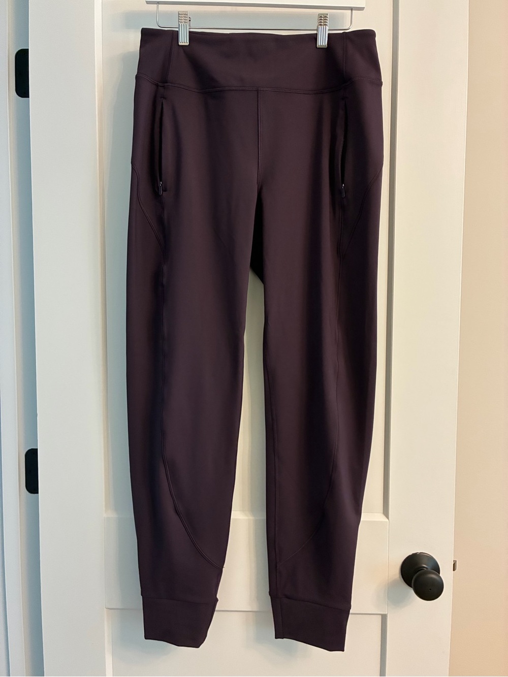 Womens Athleta Jogger Pants in Dark Plum
